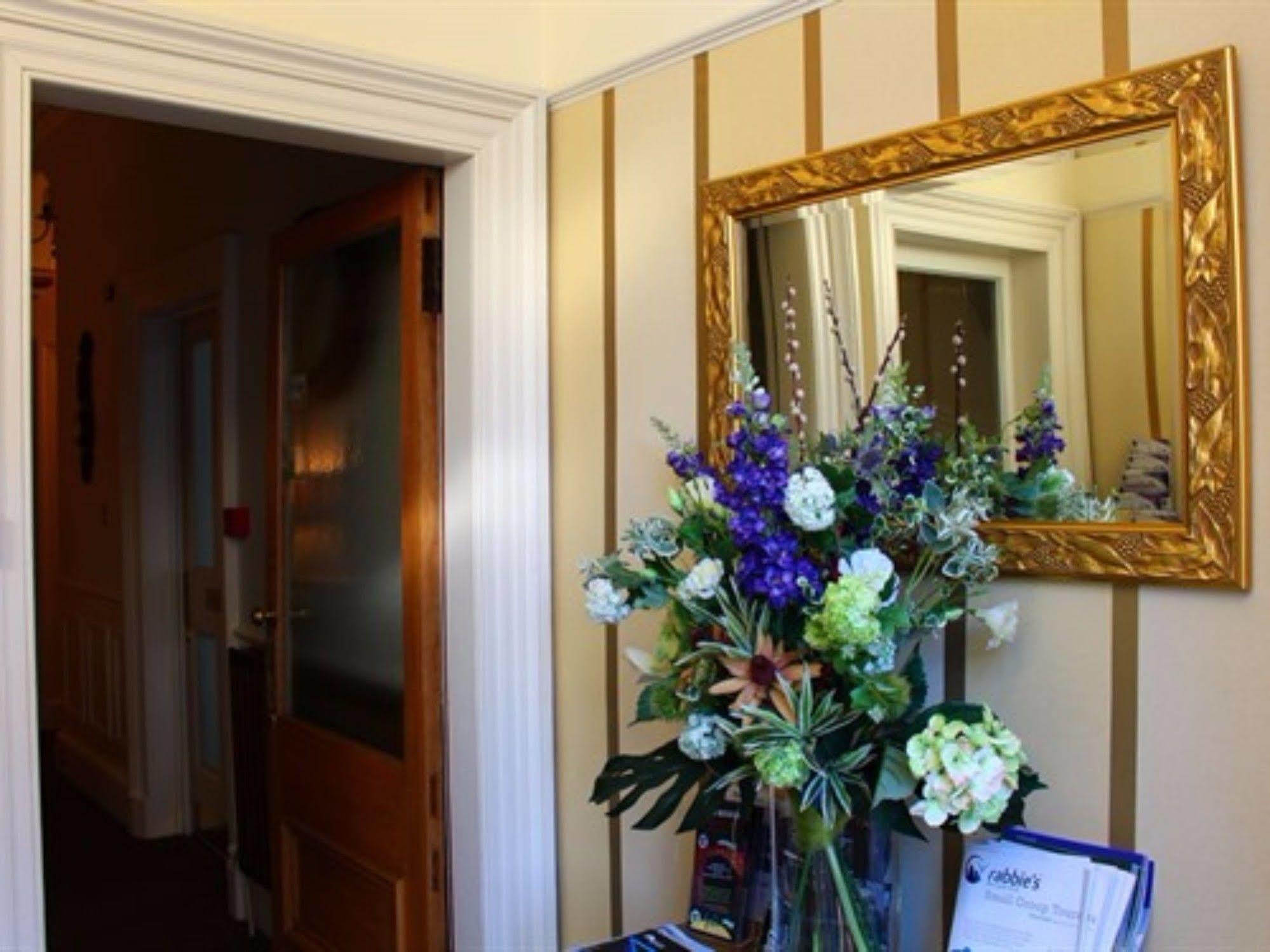 Highfield Guest House EDI Eksteriør billede